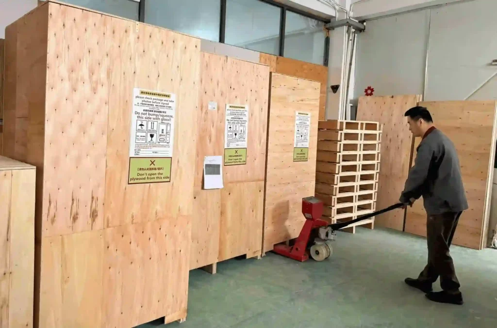Qualitätskontrolle und transportsichere Verpackung